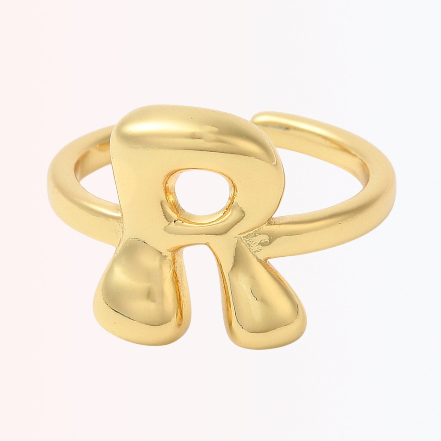 Sortija Ajustable con Iniciales A-Z en Brass Dorado 18K