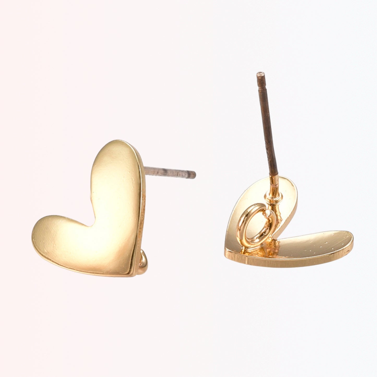 Pantallas Stud de Brass Dorado 18K con Corazón Completo