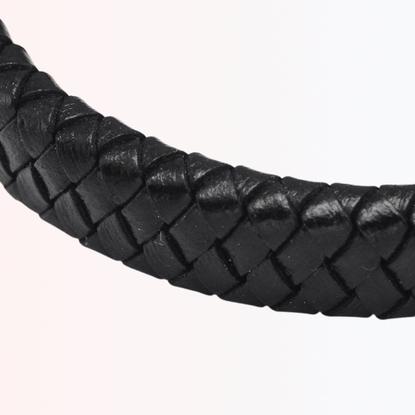 Pulsera de Cuero Trenzado con Cierre Magnético de Stainless Steel