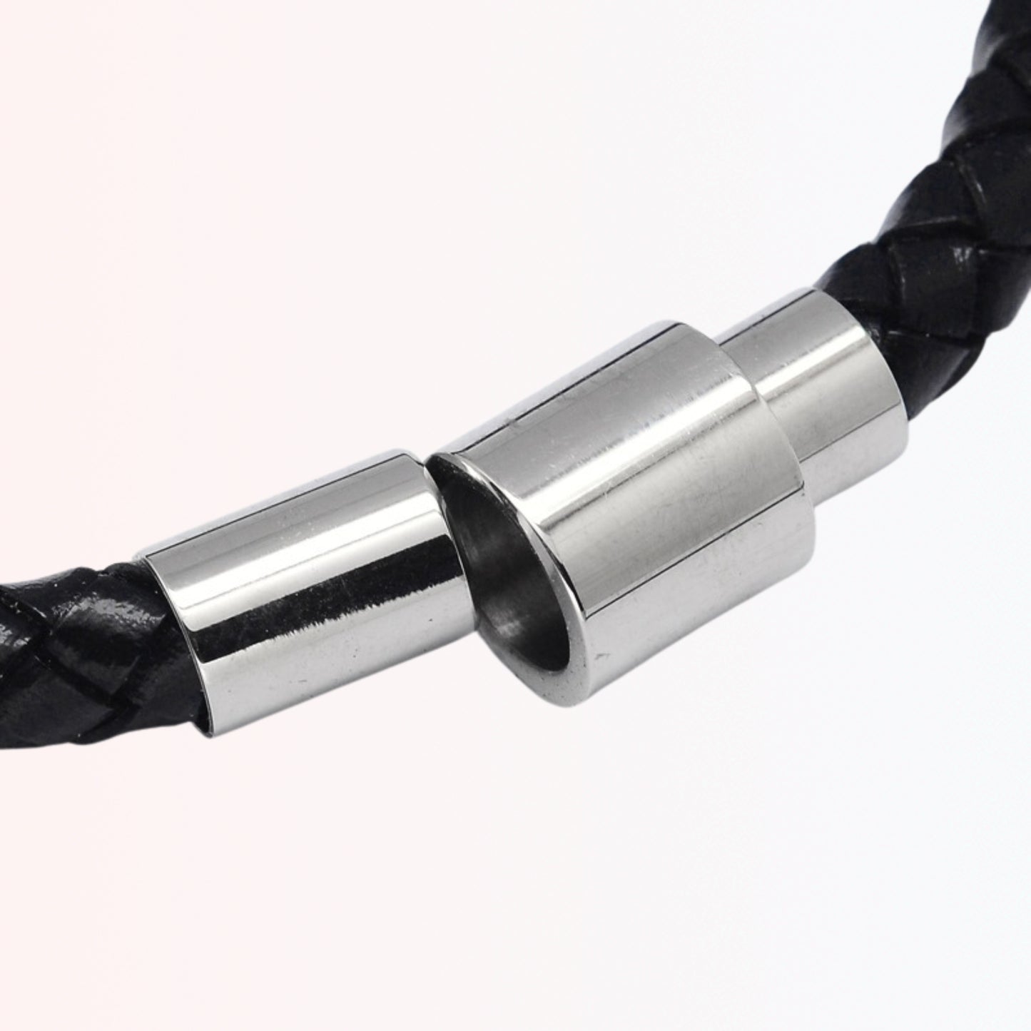 Pulsera de Cuero Trenzado con Cierre Magnético de Stainless Steel