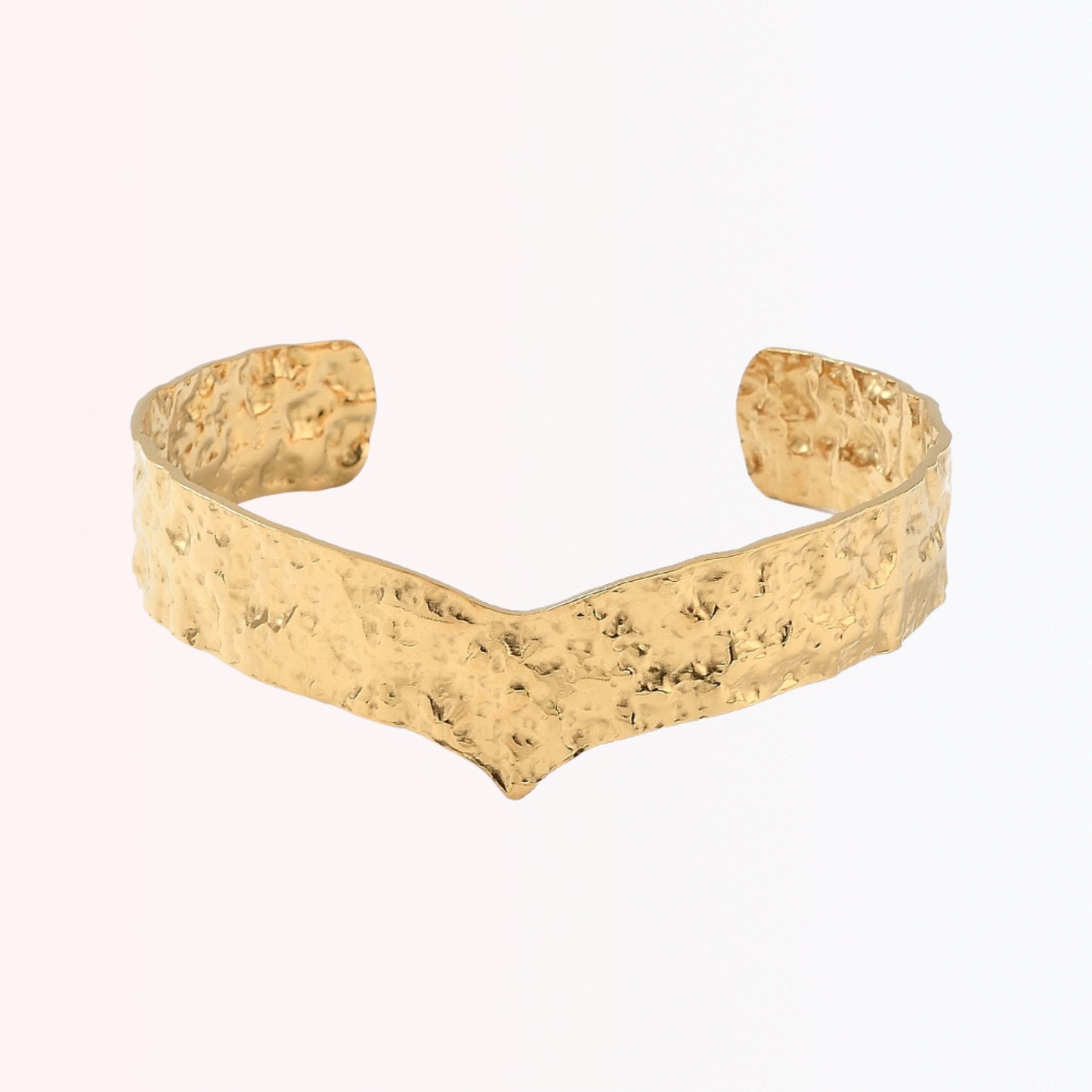 Pulsera Cuff con Motivo de Corazón en Stainless Steel Dorado 14K