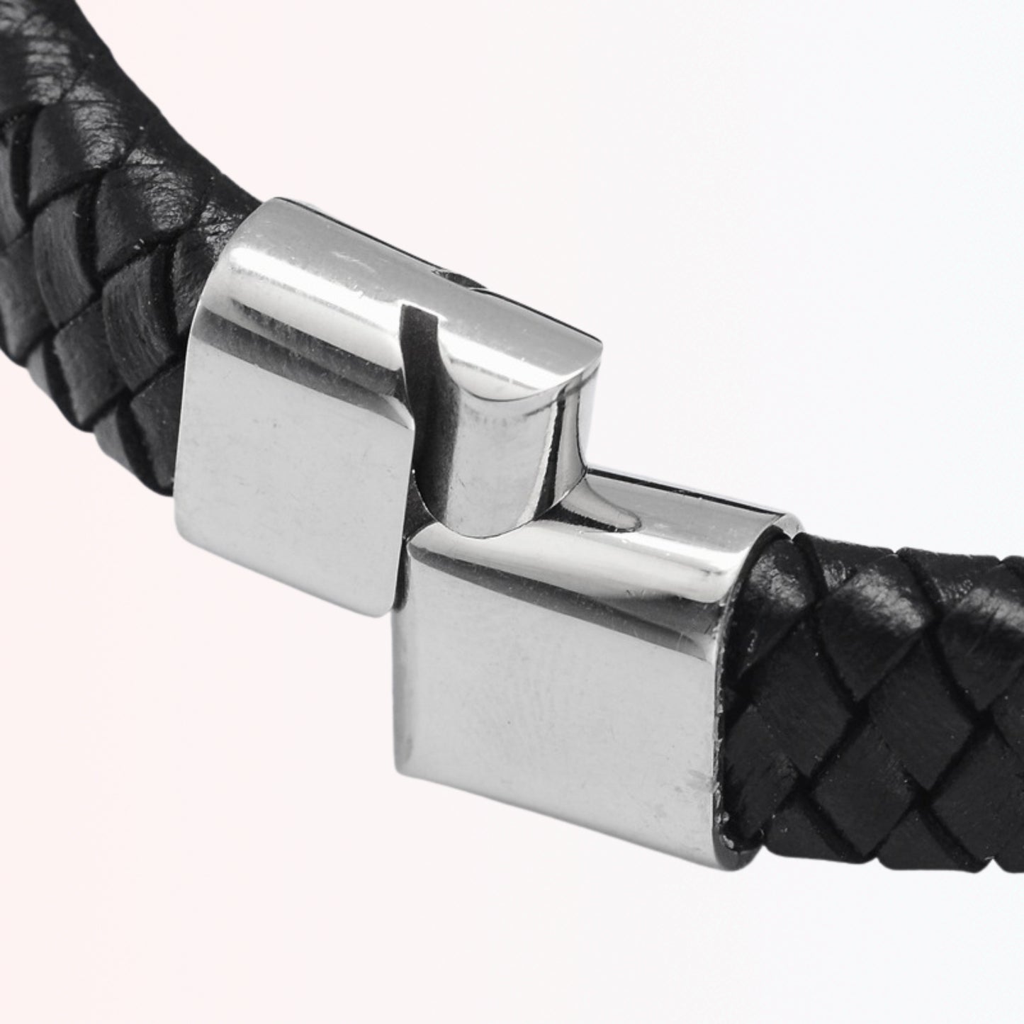Pulsera de Cuero Trenzado con Cierre Magnético de Stainless Steel