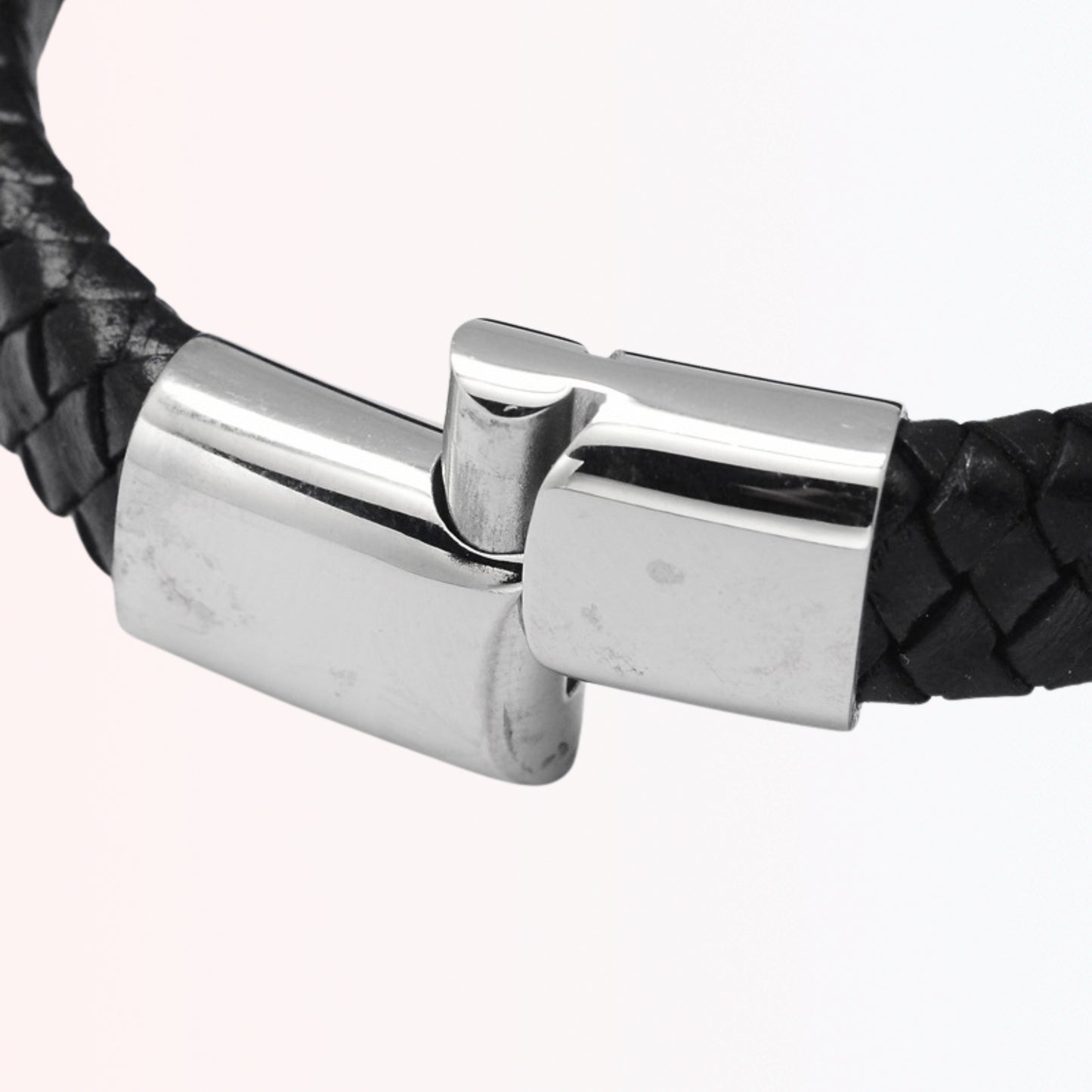 Pulsera de Cuero Trenzado con Cierre Magnético de Stainless Steel