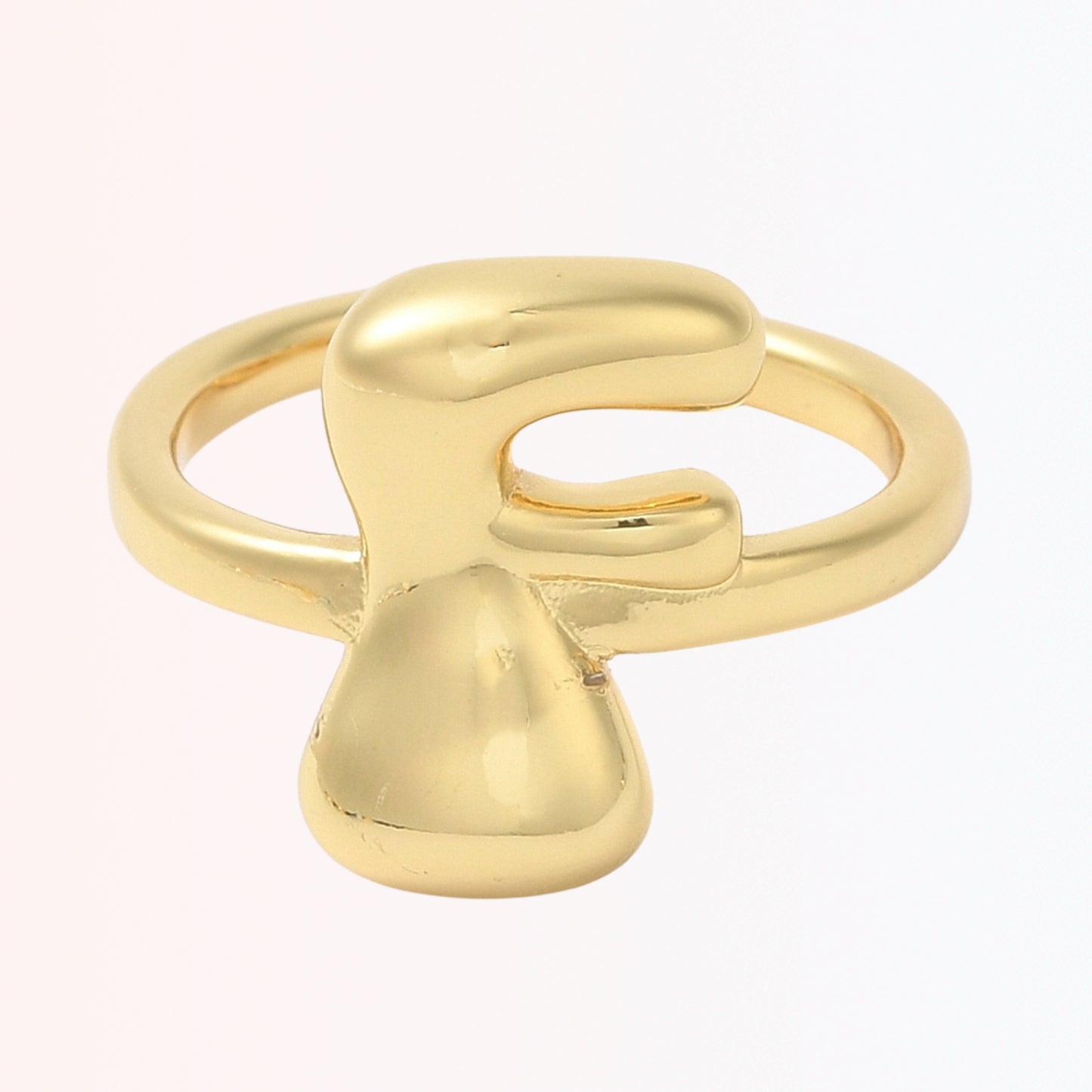 Sortija Ajustable con Iniciales A-Z en Brass Dorado 18K