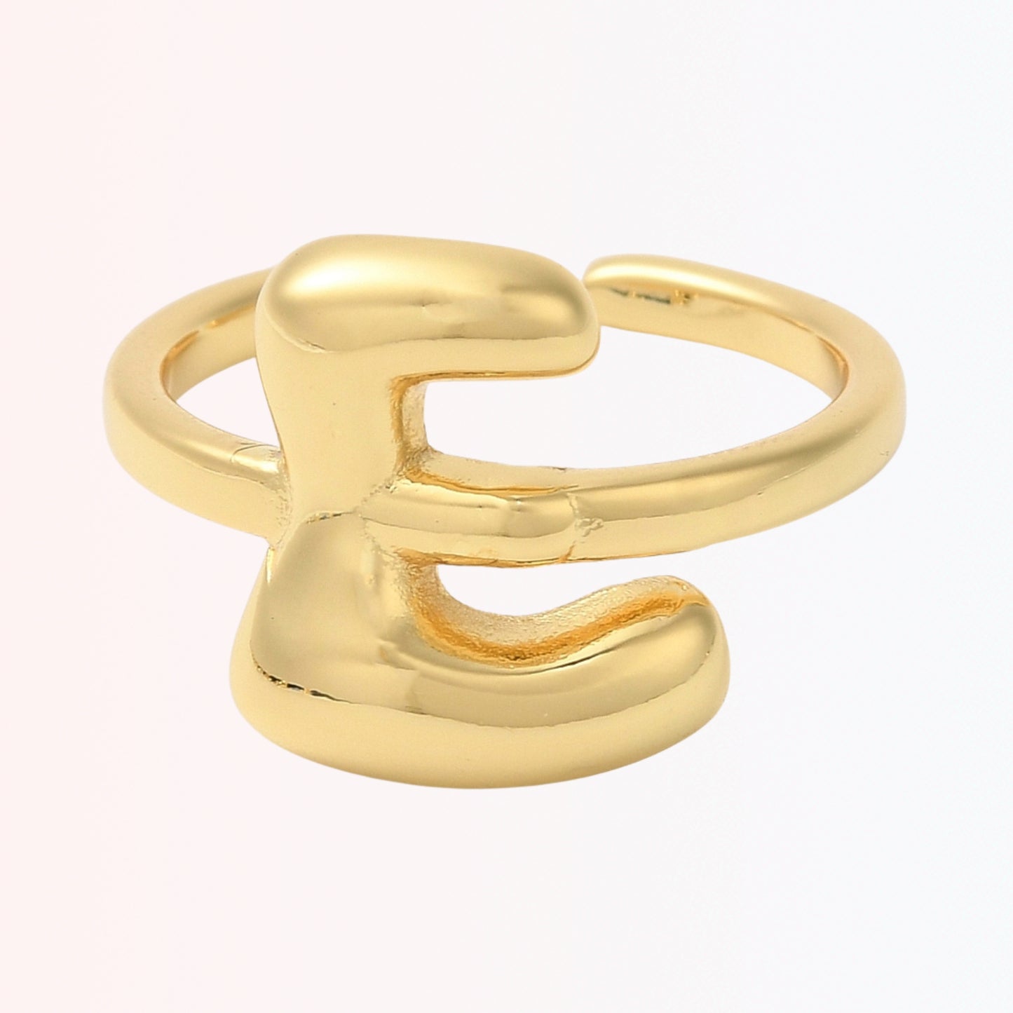 Sortija Ajustable con Iniciales A-Z en Brass Dorado 18K