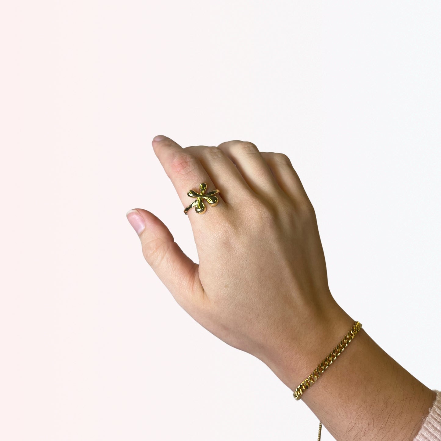 Sortija Ajustable con Iniciales A-Z en Brass Dorado 18K