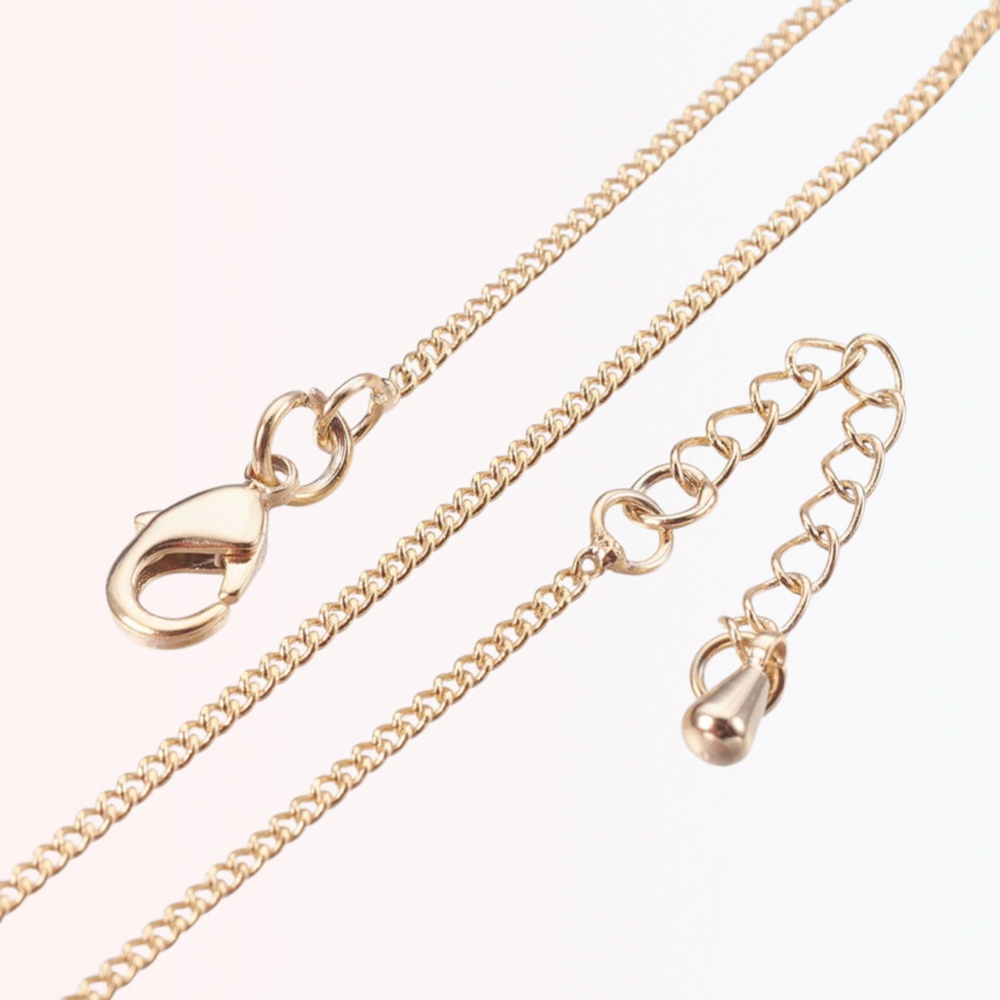 Collar con Charm de Bota Vaquera en Brass Dorado 18K