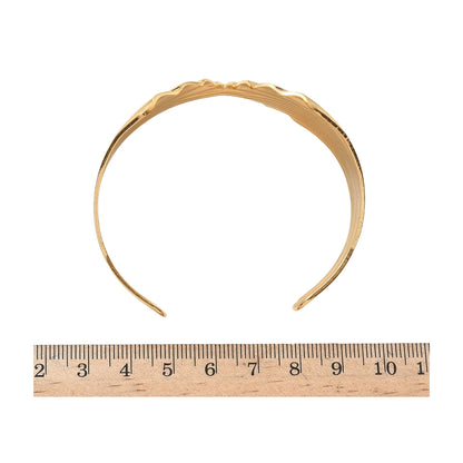 Pulsera Cuff de Stainless Steel con Diseño de Concha, Dorada