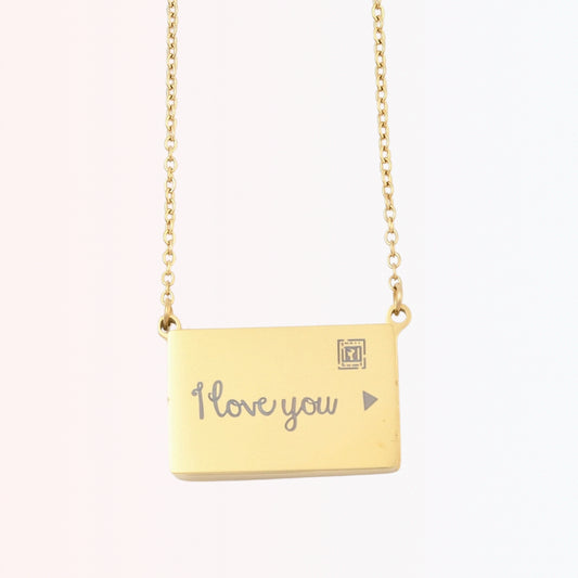 Collar con Diseño "I love You" en Stainless Steel con Baño en Oro